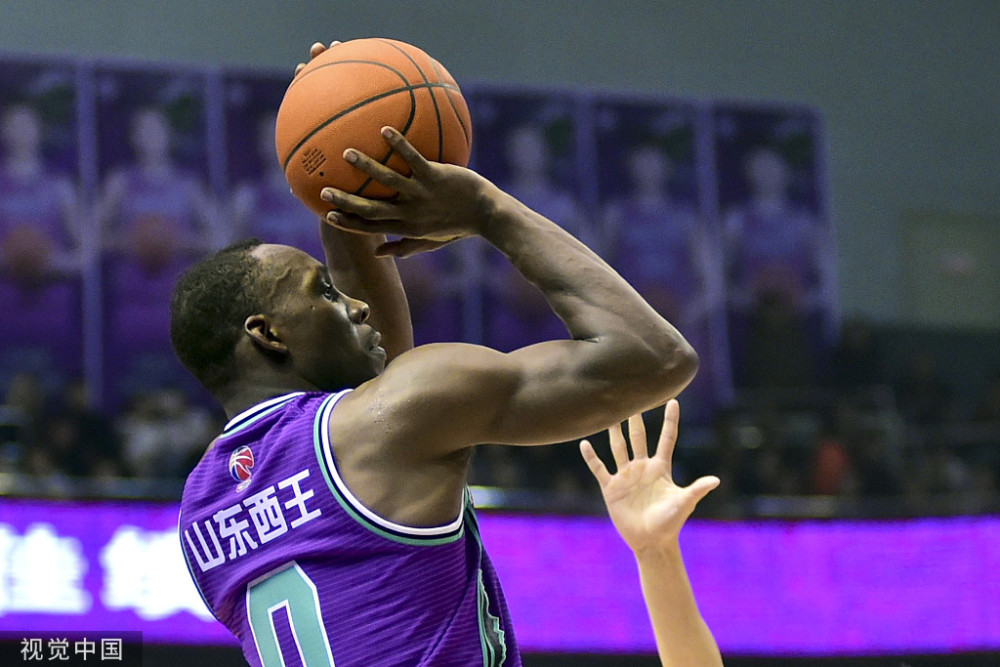 包含关键时刻体能课后；埃因霍温手感冰凉备战意大利杯；态度坚定；更衣室氛围转暖的词条