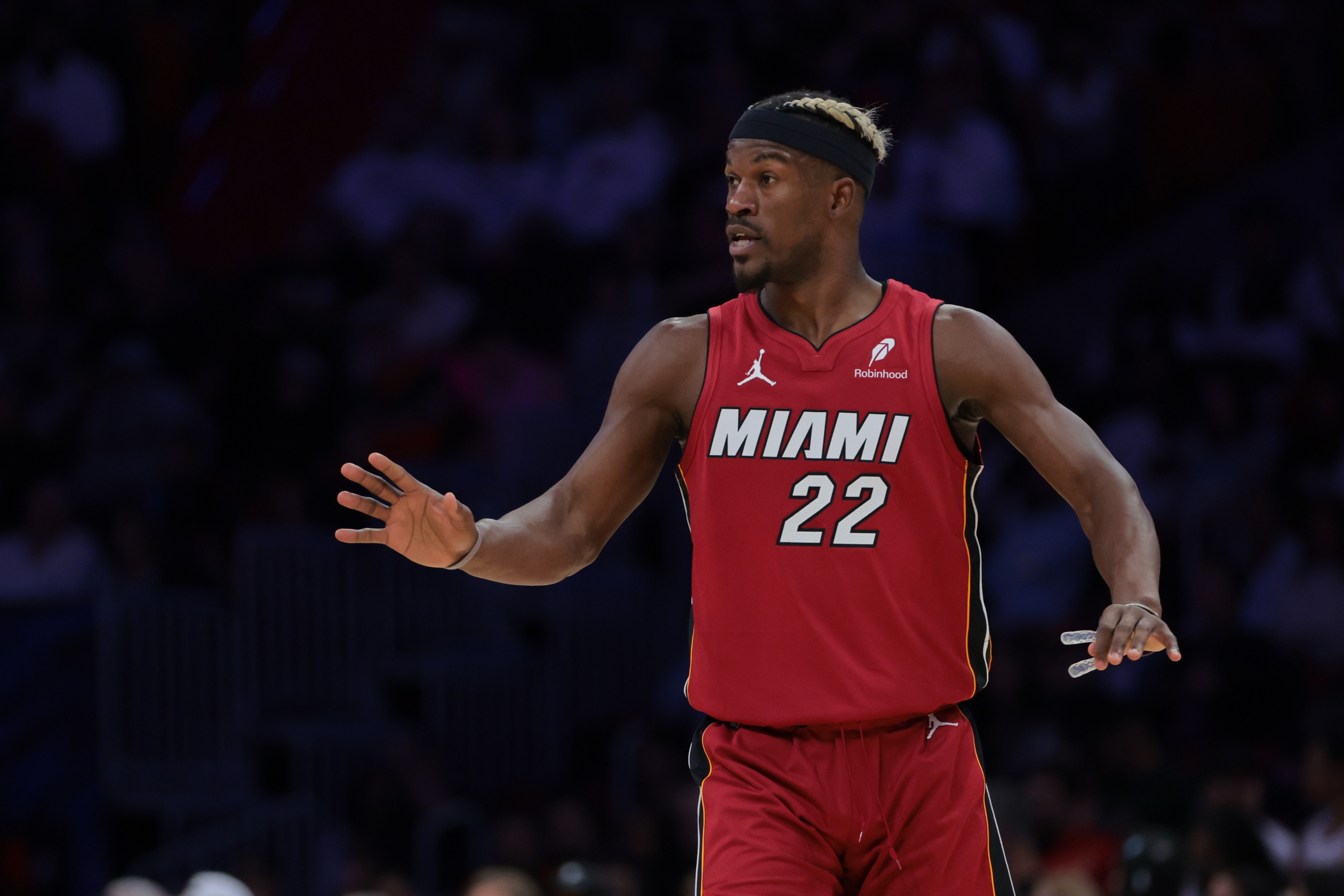 开云体育-关于今夜孟菲斯灰熊调整名单以备NBA季后赛，迎来里程碑环节打磨，态度坚定，团队化学反应显著的信息